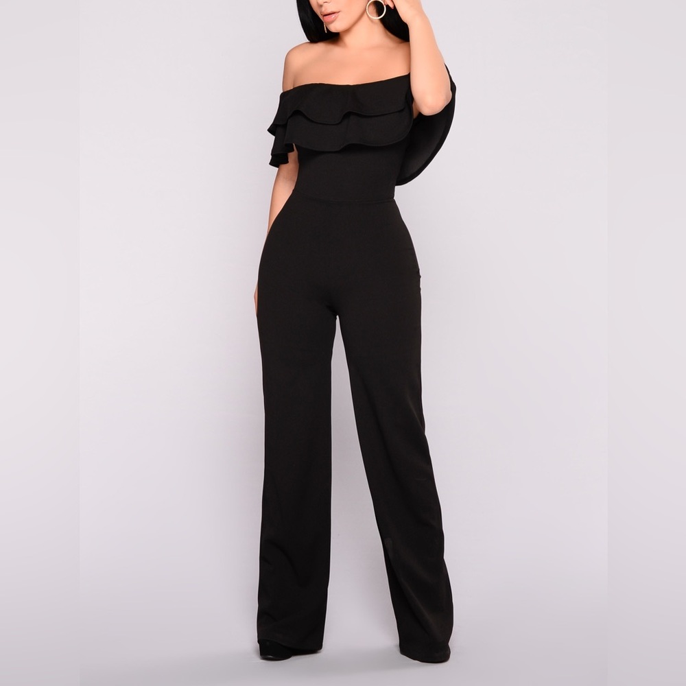 NWT Ready to ruffle jumpsuit Fashion nova